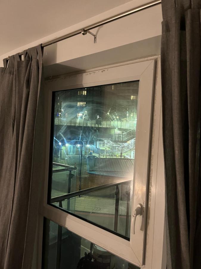 Luxurious Dlr Apartment 런던 외부 사진