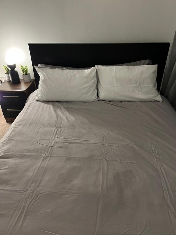 Luxurious Dlr Apartment 런던 외부 사진
